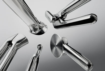 Vegetable Peeler - Premium stainless steel with a precise swivel blade for effortless peeling. - US 6400